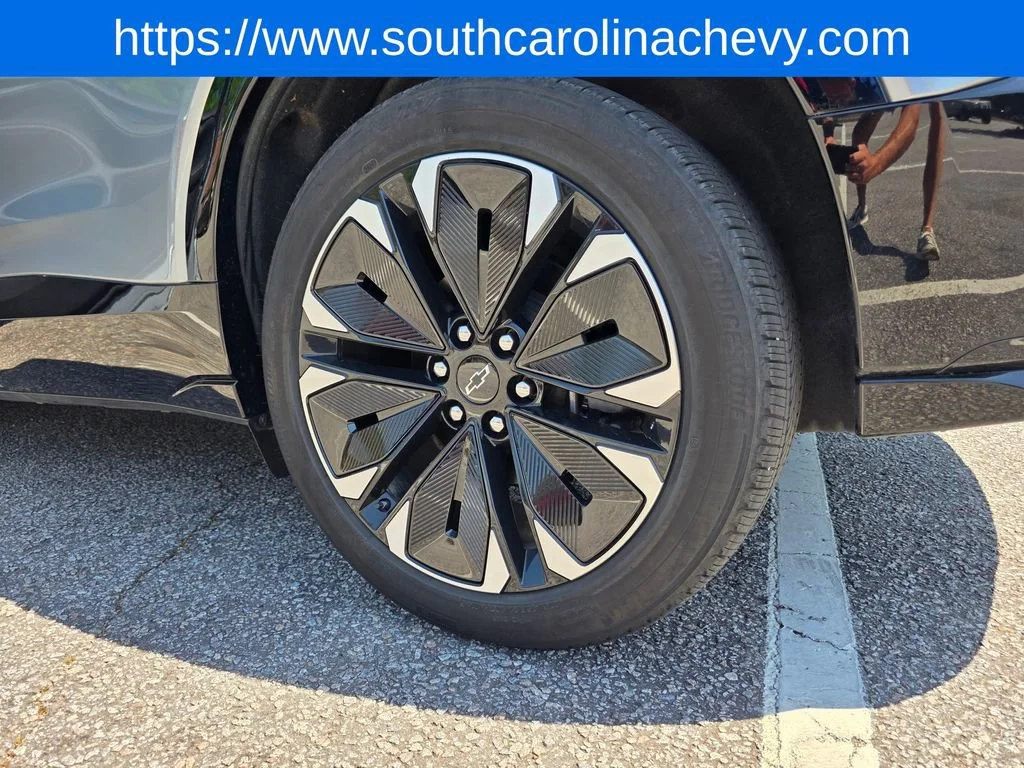 Used 2025 Sterling Gray Metallic Chevrolet RS image 34