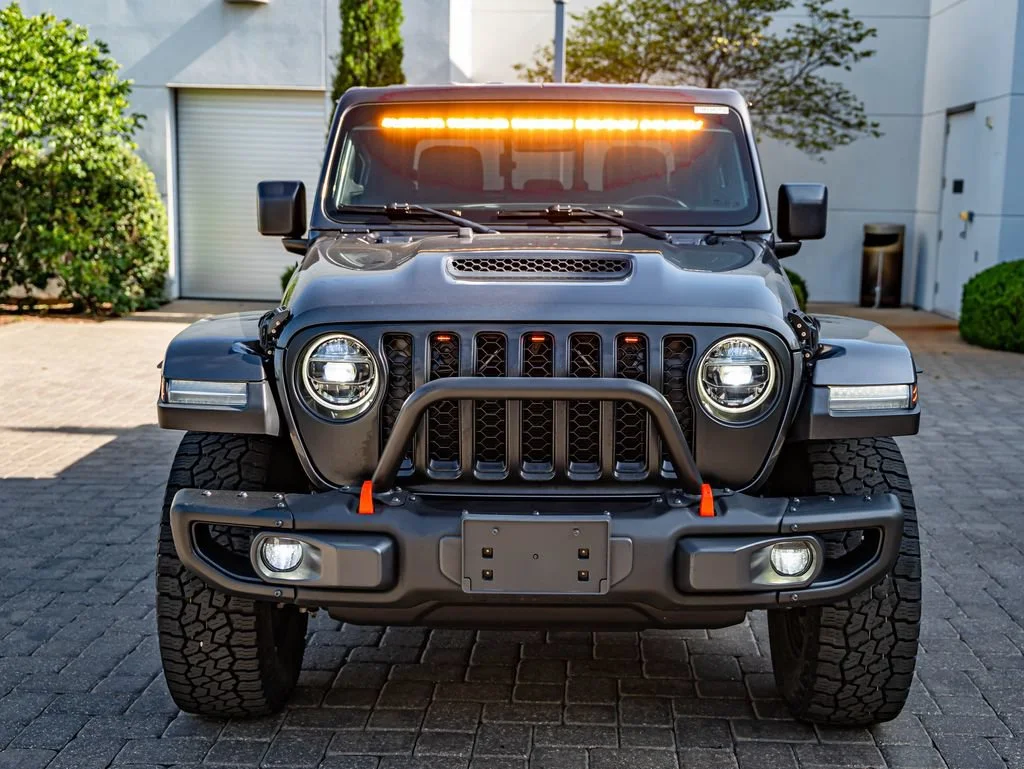 Used 2021 Granite Crystal Metallic Clearcoat Jeep Mojave image 2
