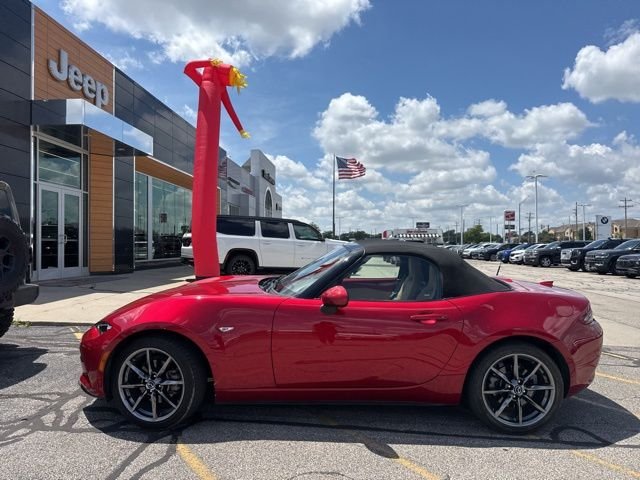 Used 2016 Red Mazda Grand Touring image 5