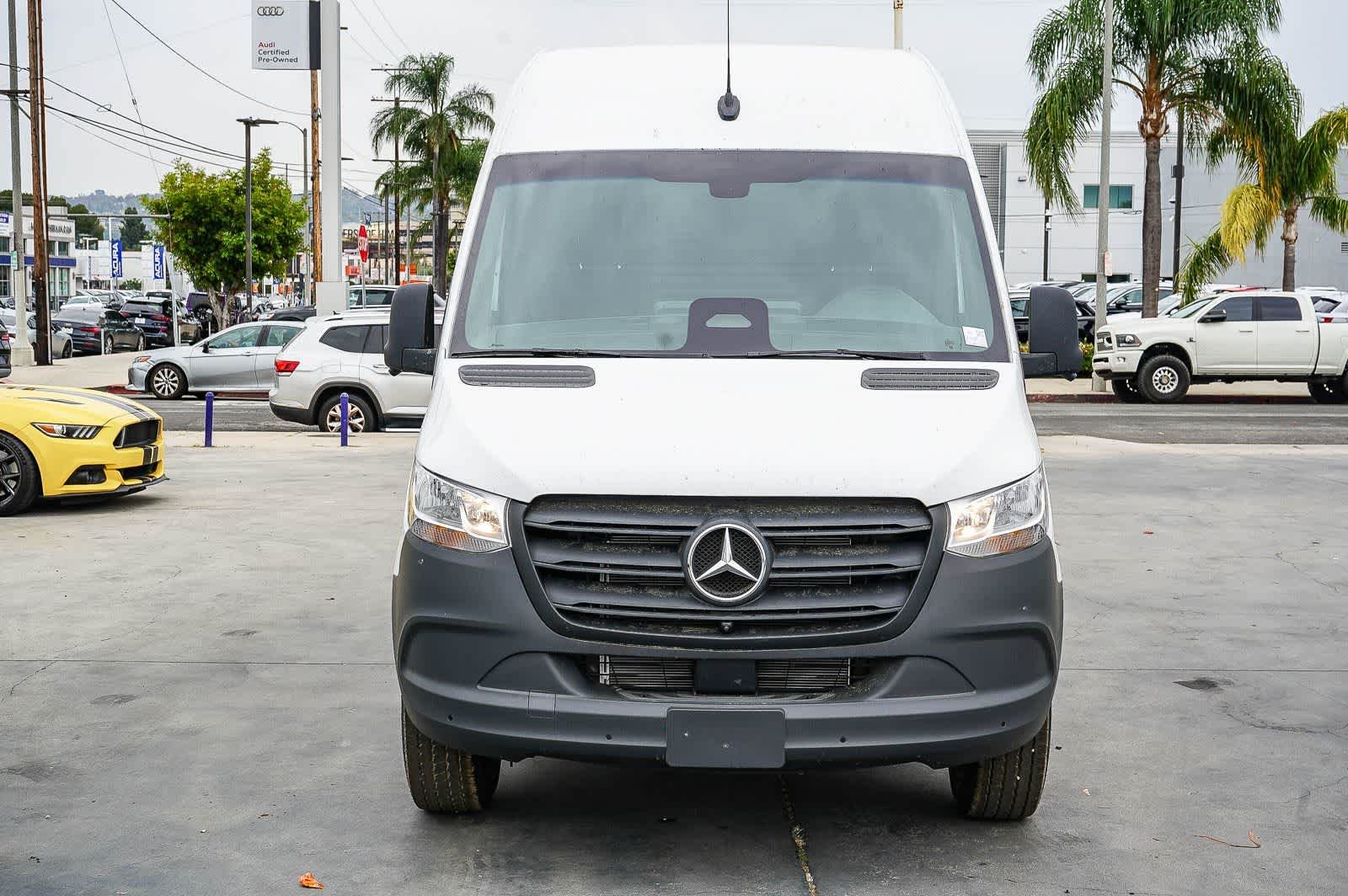 New 2026 Arctic+White Mercedes-Benz  image 2