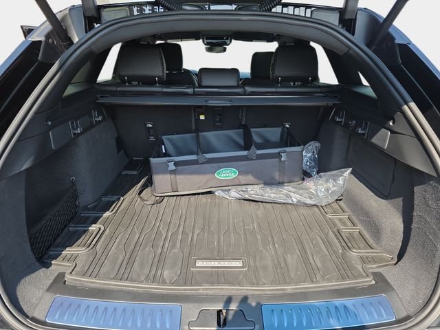 New 2026 Santorini Black Land Rover Belgravia Edition image 10