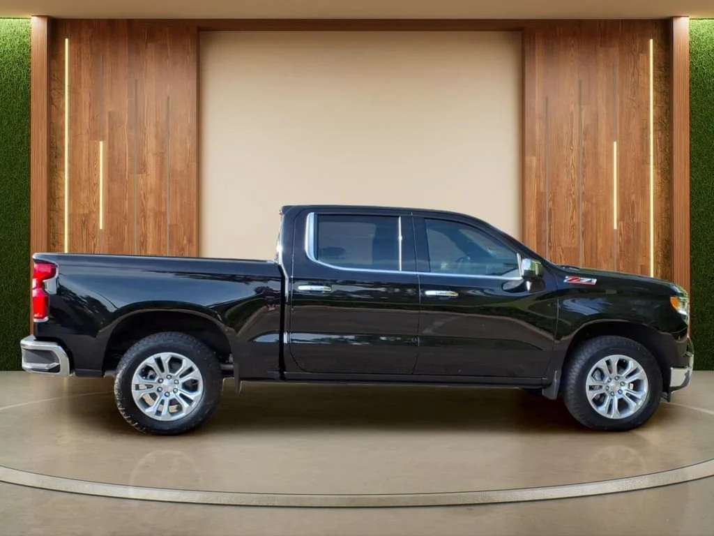 New 2026 Black Chevrolet LTZ image 33