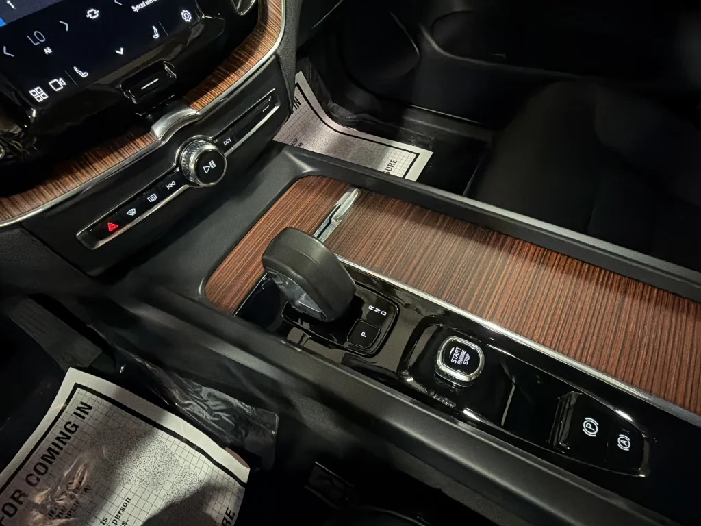 2024 Volvo XC60 Plus - Photo 36