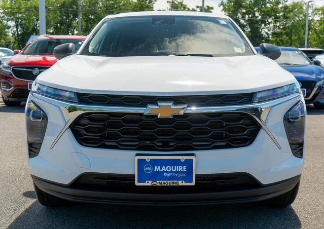 Used 2024 White Chevrolet LS image 3