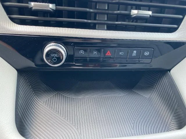 New 2026 Space White Metallic Ford Active image 27