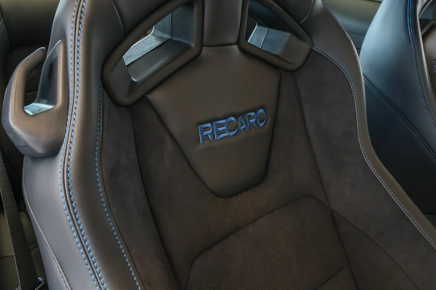New 2026 Carbonized Gray Metallic Ford Dark Horse® Premium image 42