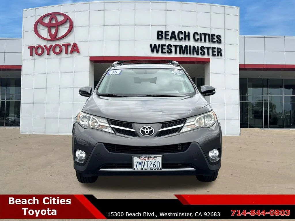 Used 2015 Gray Toyota XLE image 5
