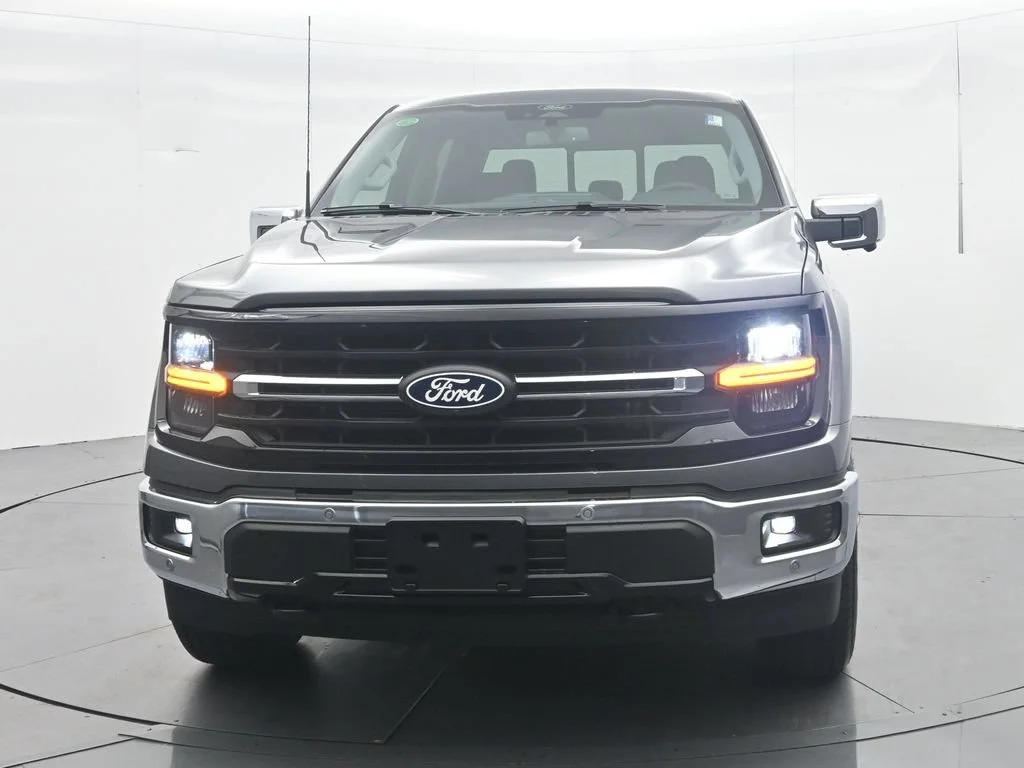 New 2026 Carbonized Gray Metallic Ford XLT image 2