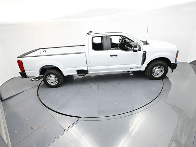 New 2026 Oxford White Ford F-350® XL image 25