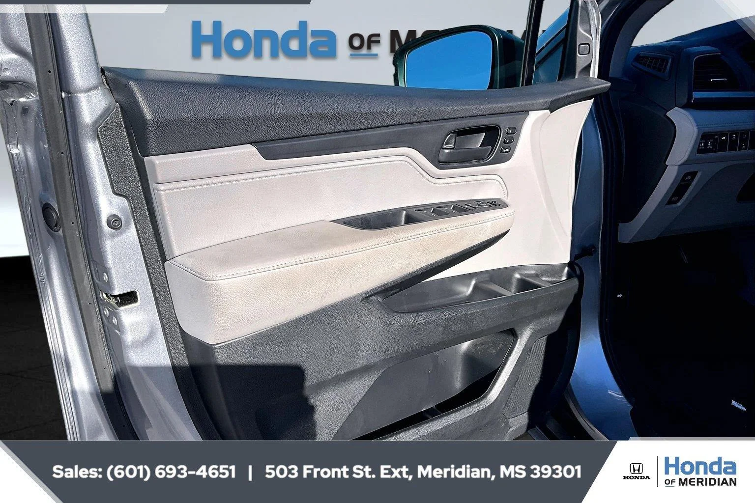 Used 2019 Lunar Silver Metallic Honda EX-L image 17