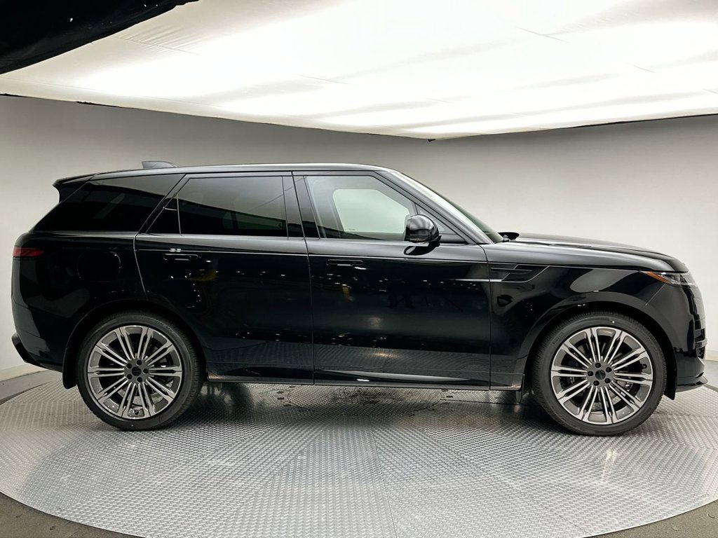 New 2027 Santorini Black Land Rover Dynamic SE image 4