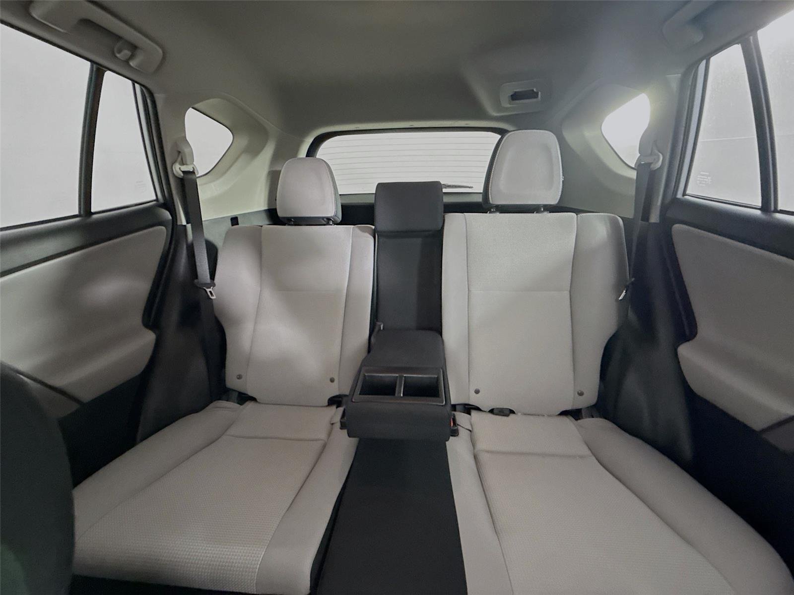 Used 2018 Silver Sky Metallic Toyota XLE image 13