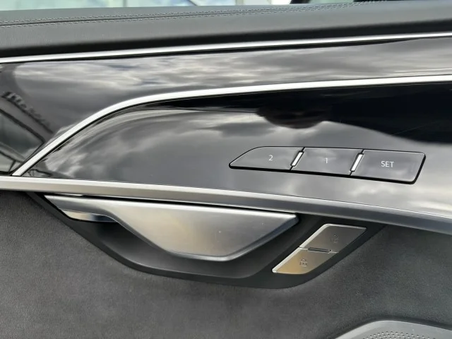 Used 2022 Mythos Black Metallic Audi BLACK OPTIC PLUS & EXECUTIVE PACKAGE !! BANG & OLUFSEN ADVANCED !!! OVER $ 146K MSRP !!! image 23