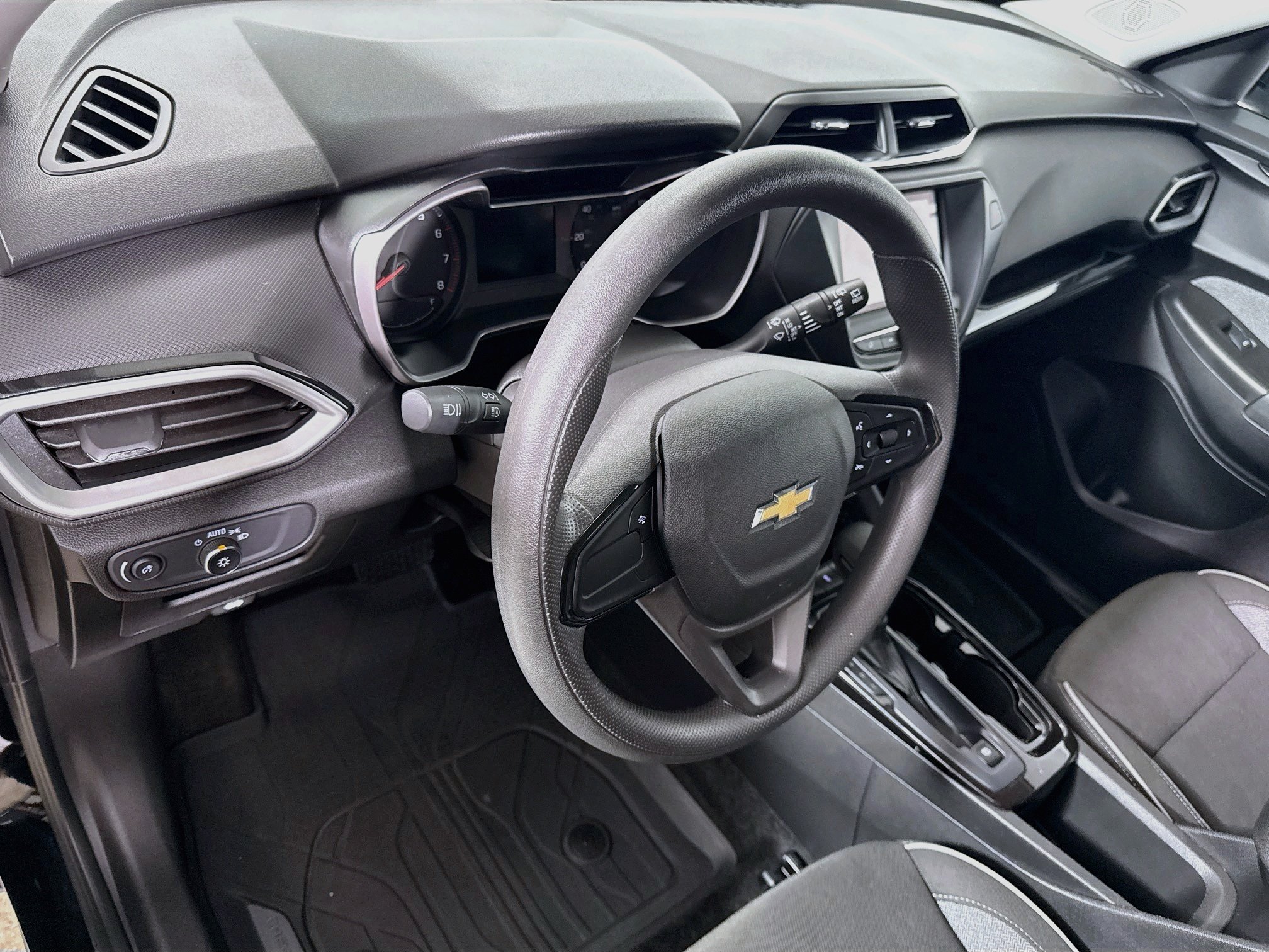 Used 2023 Black Chevrolet LS image 9