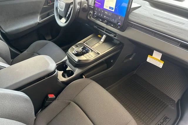 2026 Toyota C-HR SE - Photo 16