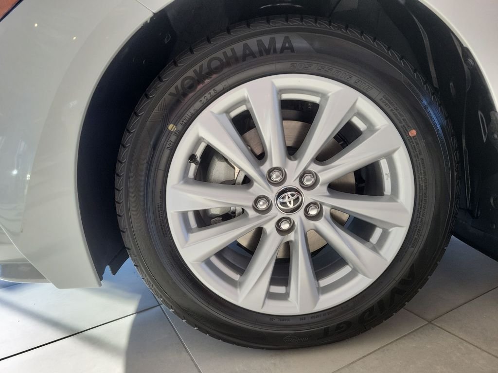 2025 Toyota Corolla XLE - Photo 15