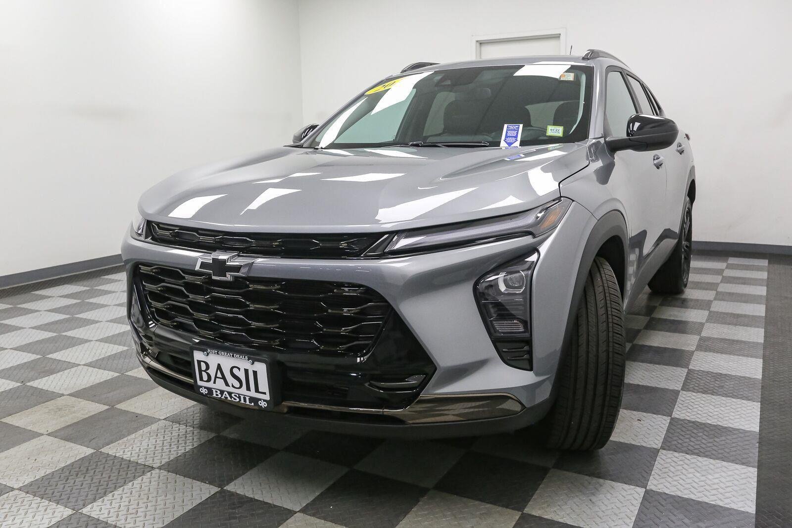 Used 2025 Sterling Gray Metallic Chevrolet ACTIV image 4