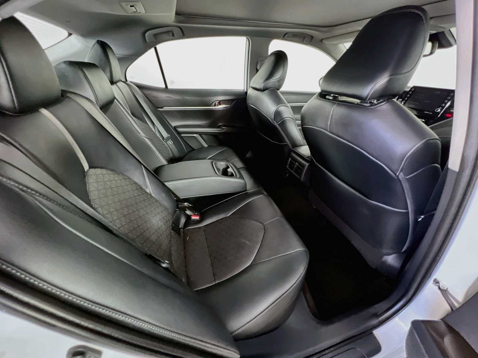 Used 2021 Wind Chill Pearl Toyota XSE image 26
