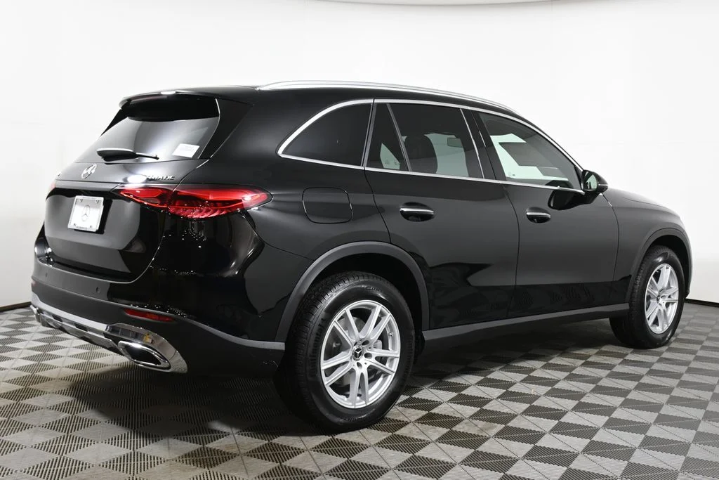 Used 2026  Mercedes-Benz GLC 300 image 7