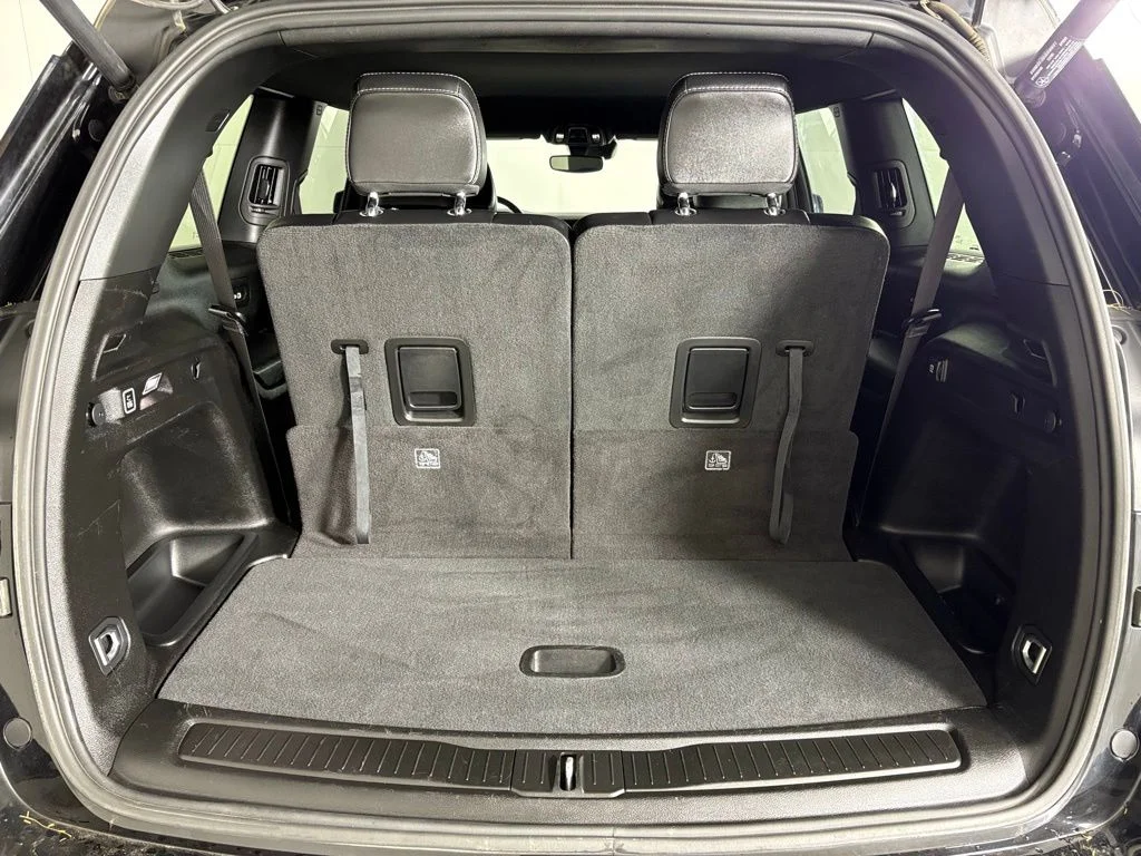 Used 2023 Black Jeep Altitude image 19