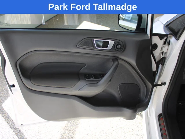 Used 2017 White Platinum Clearcoat Metallic Ford ST image 11