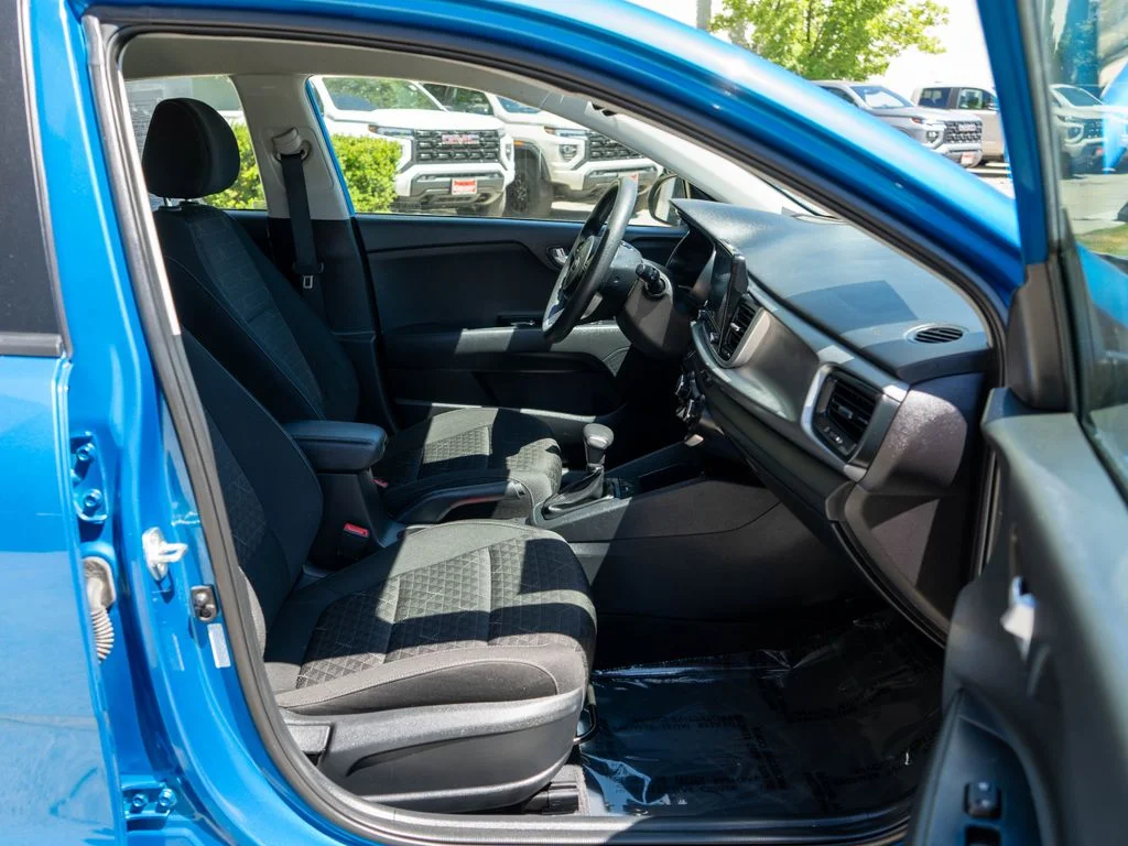 Used 2021 Blue Kia S image 10