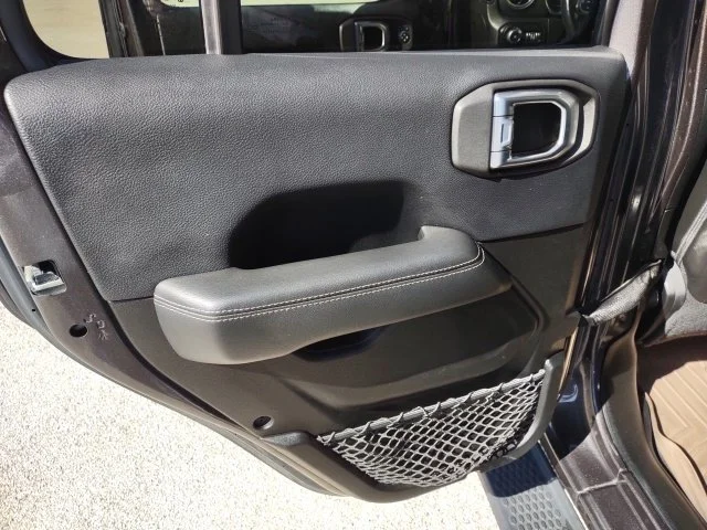 Certified Used 2019 Granite Crystal Clearcoat Metallic Jeep Unlimited Sahara image 18