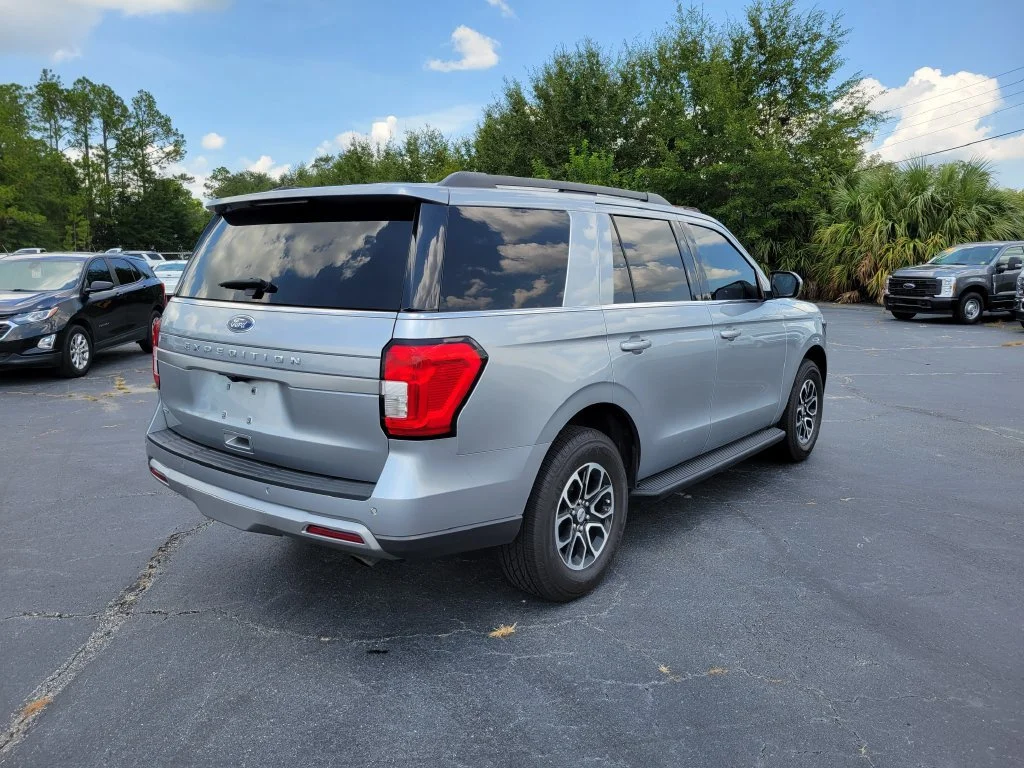Used 2024 Silver Ford XLT image 6