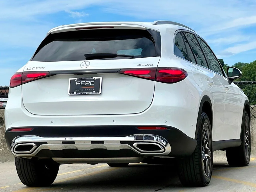 Certified Used 2026  Mercedes-Benz GLC 300 image 8