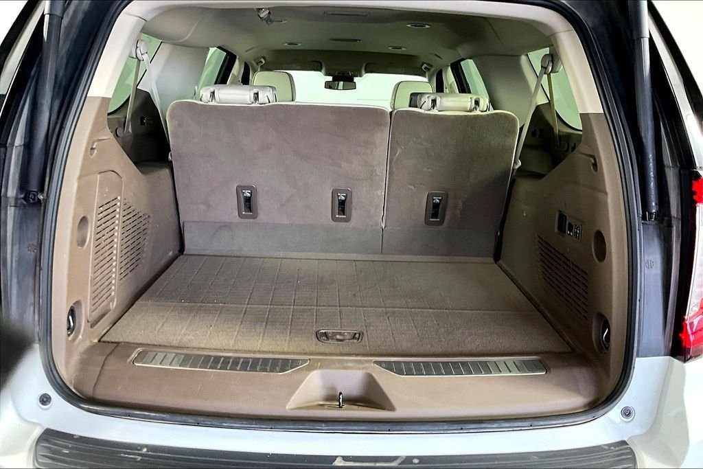 Used 2024 White GMC Denali image 29