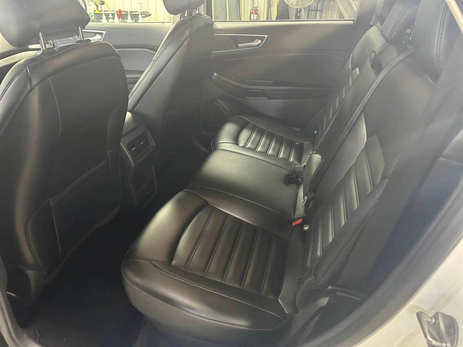 Used 2023 OXF WHITE Ford SEL AWD image 18