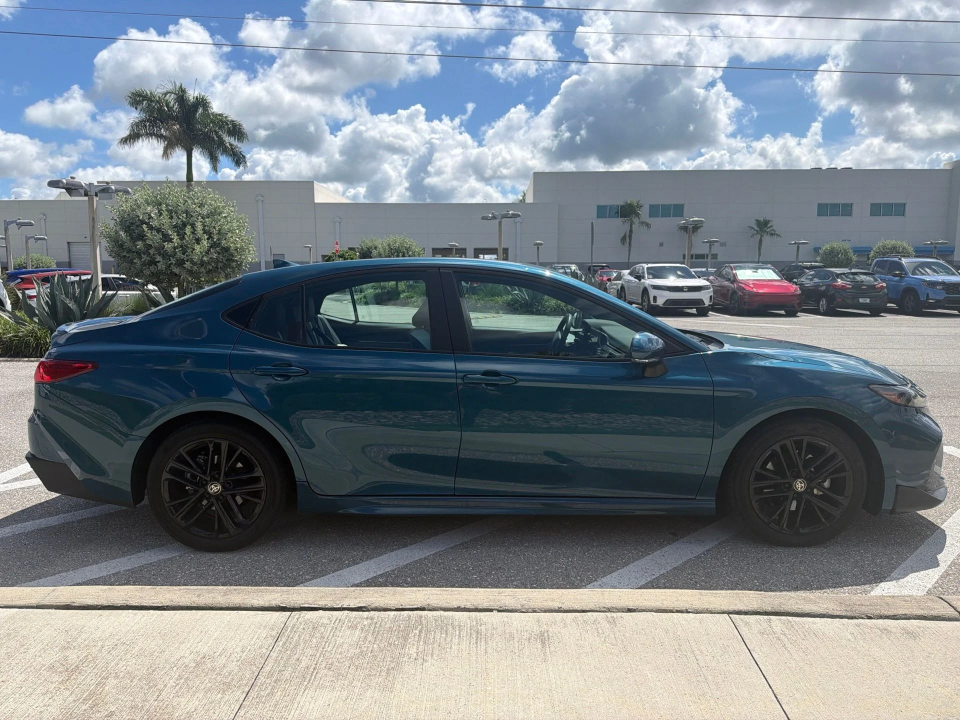 Used 2025 Ocean Toyota SE image 6