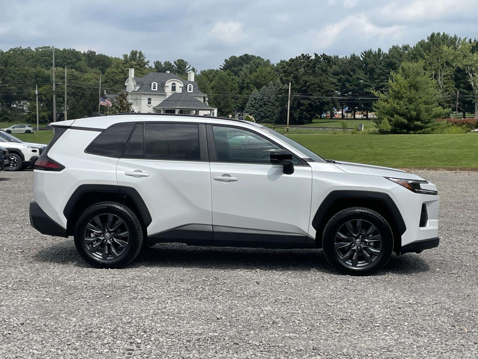 Used 2026 Wind Chill Pearl Toyota XLE Premium image 8
