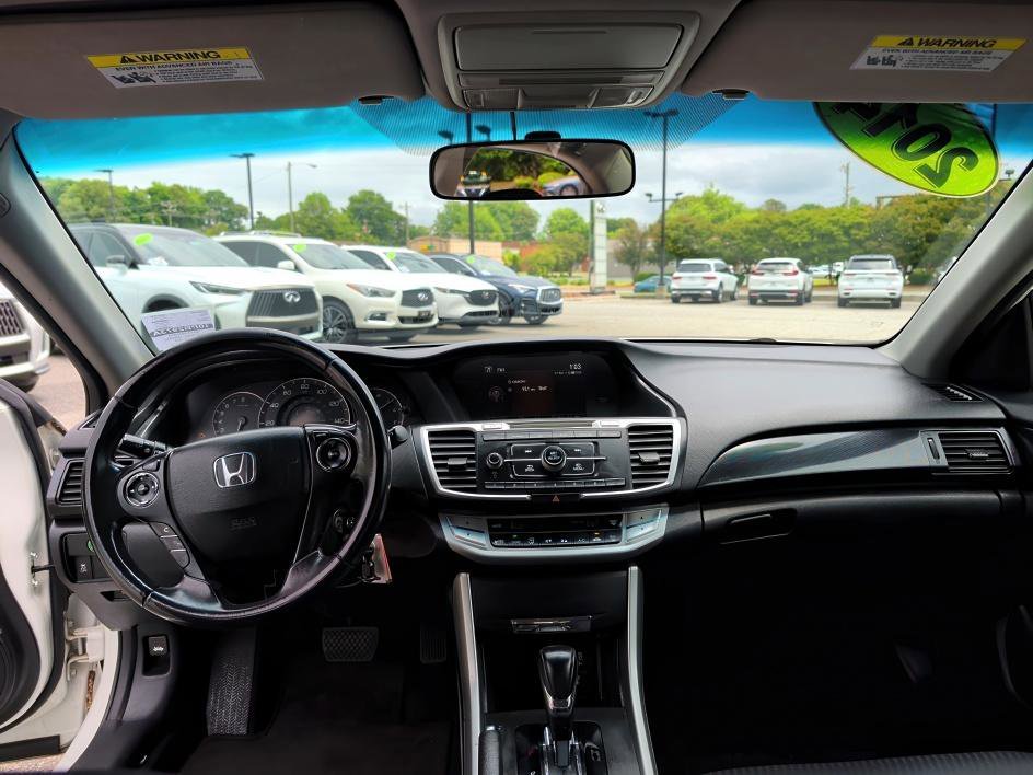 Used 2014 White Orchid Pearl Honda Sport image 11