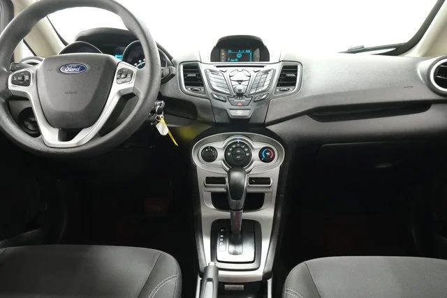 Used 2017 Gray Ford SE image 10