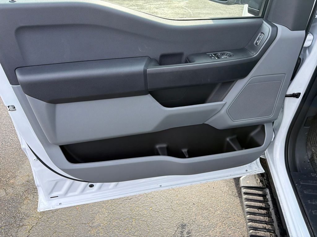 New 2026 Oxford White Ford Mechanical Body image 10