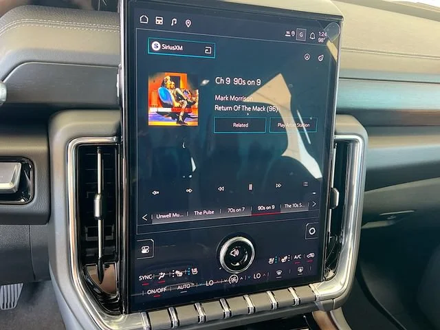 2026 GMC Yukon XL Denali - Photo 10