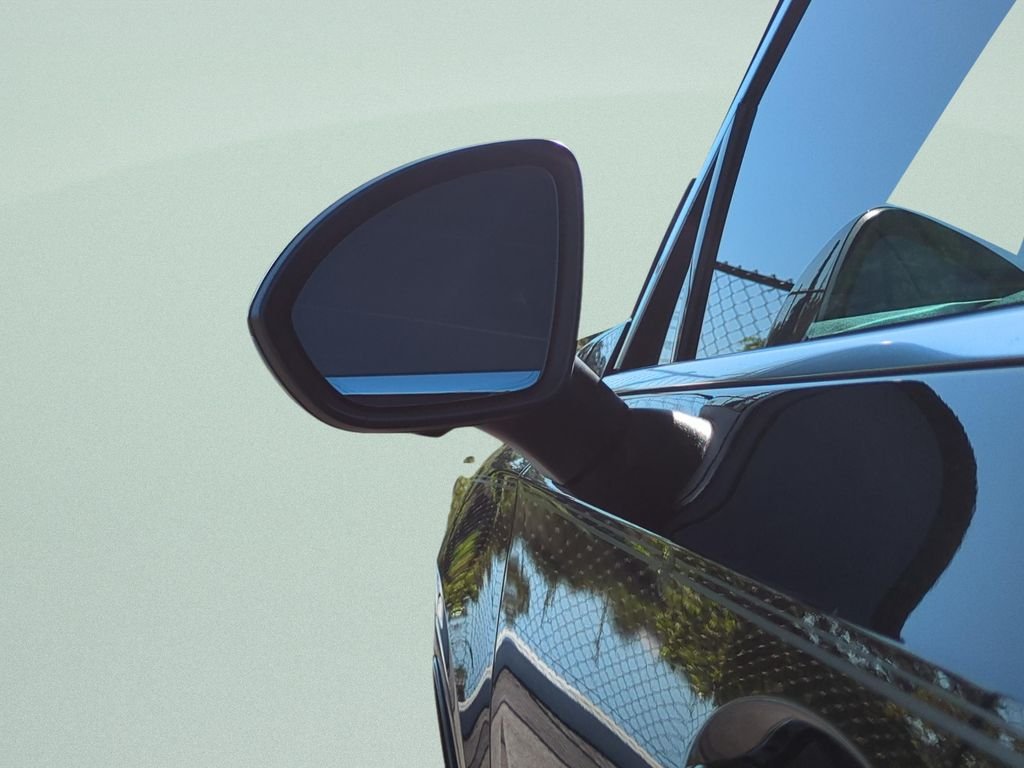 Used 2023 Black Buick Avenir image 27
