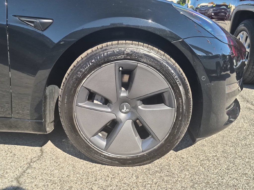 Used 2022 Black Tesla Long Range image 25