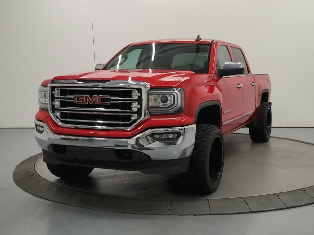 Used 2017 Red GMC SLT image 4