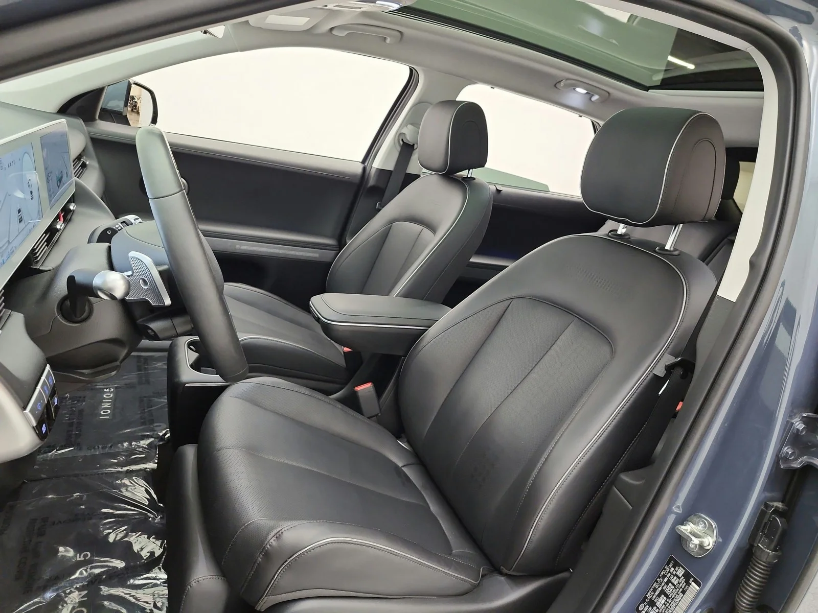 Used 2024 Digital Teal Hyundai Limited RWD image 10