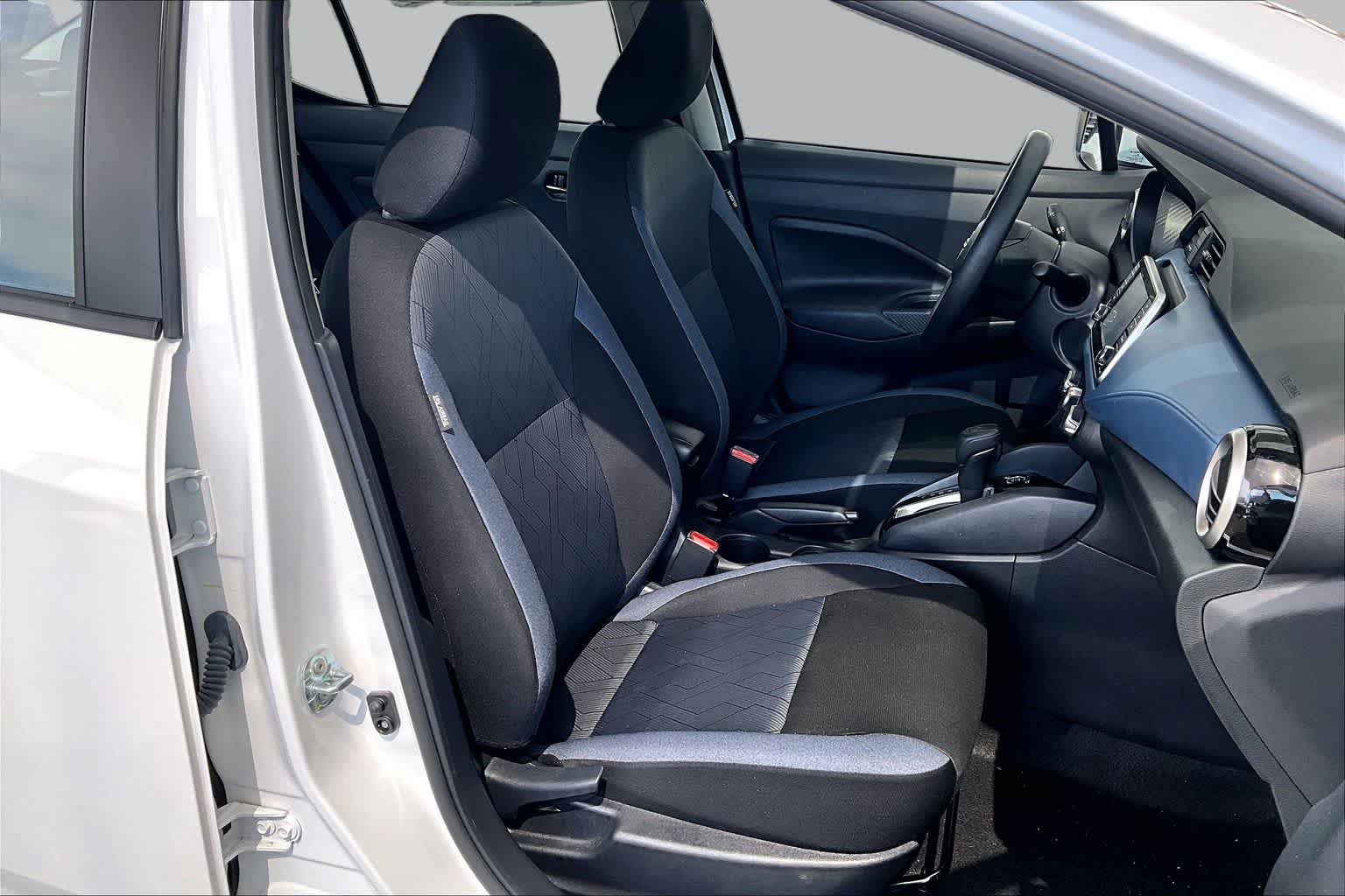 2025 Nissan Versa Sedan SV - Photo 9