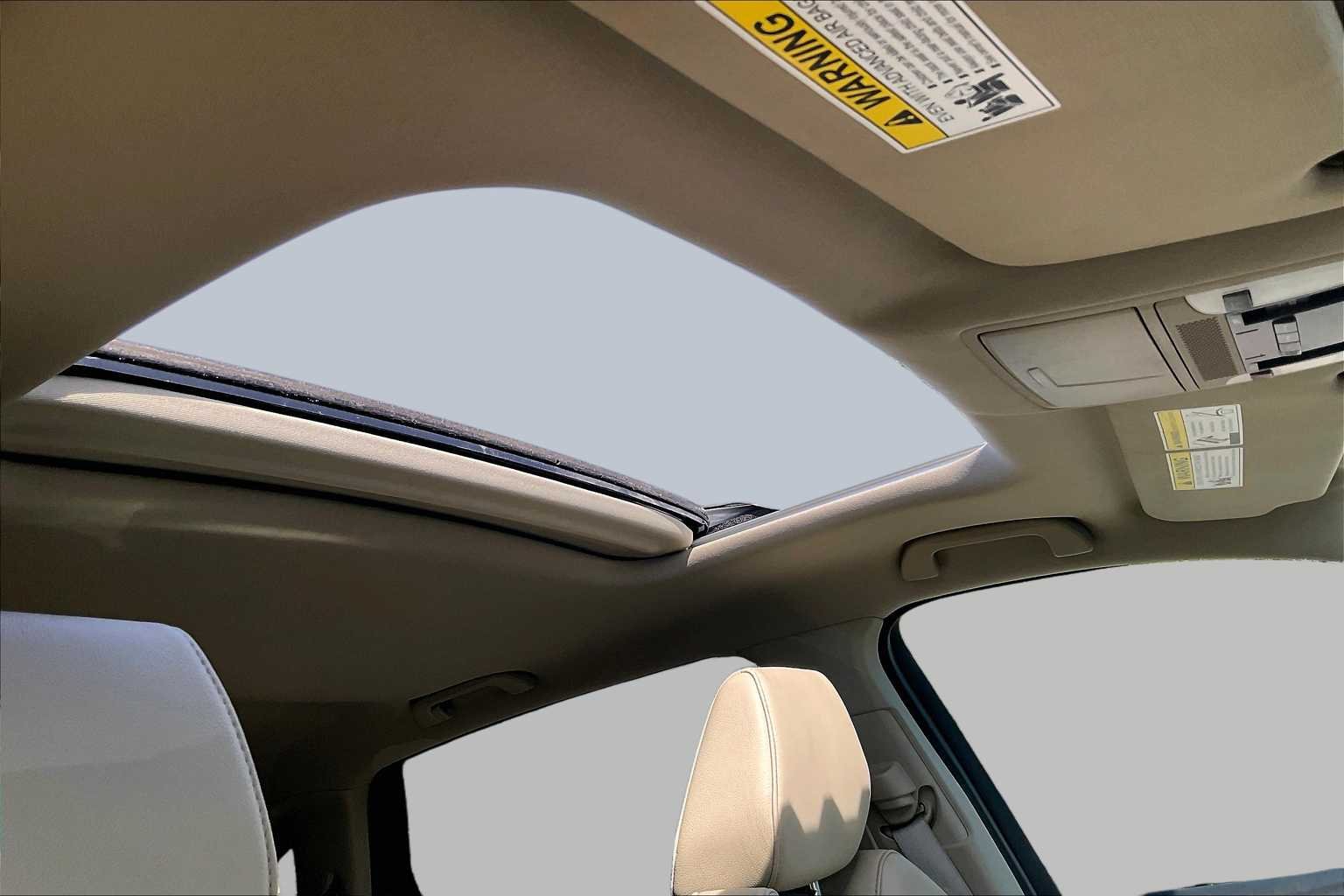 Used 2020 Platinum White Pearl Acura  image 14