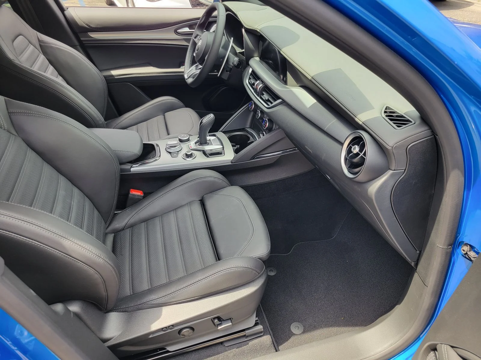 Used 2026 Blue Alfa Romeo Base image 18