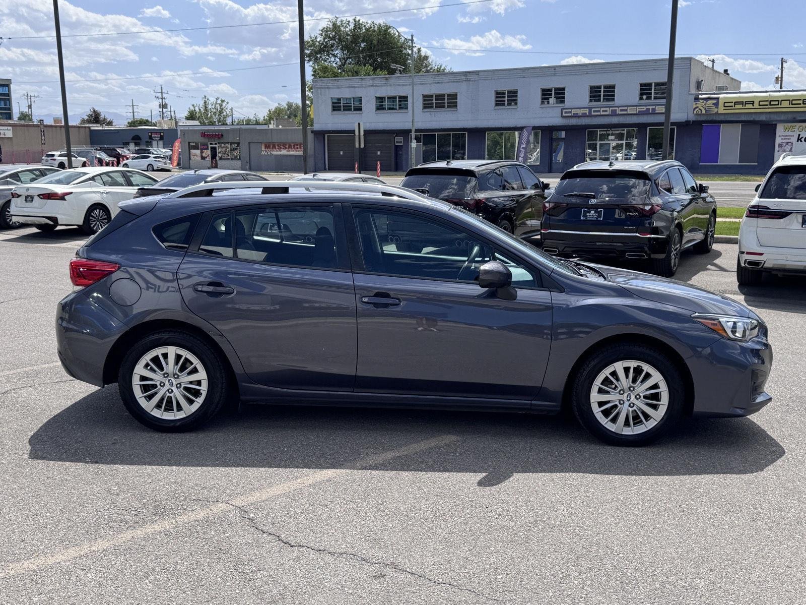 Used 2017 Ice Silver Metallic Subaru Premium image 9