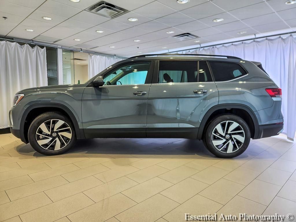 Used 2025 Gray Volkswagen 2.0T SE w/Technology image 3