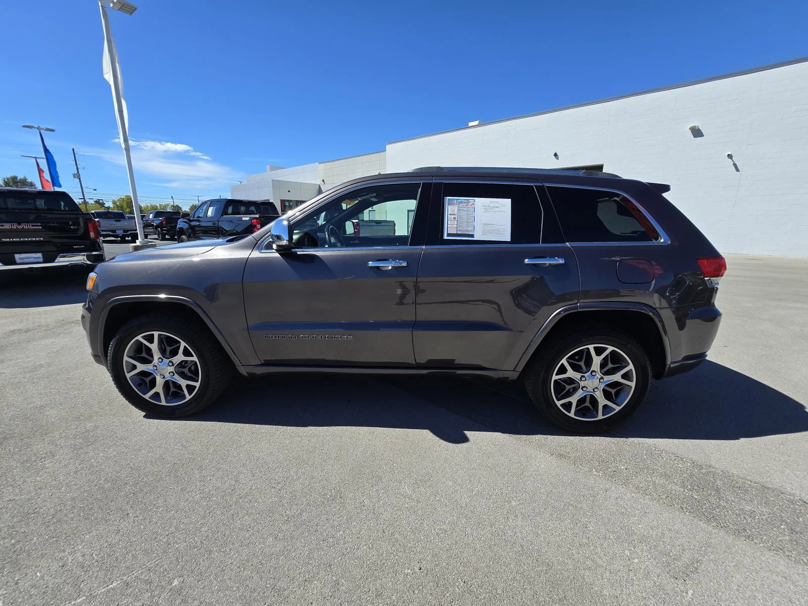 Used 2020 Gray Jeep Overland 4x4 image 4