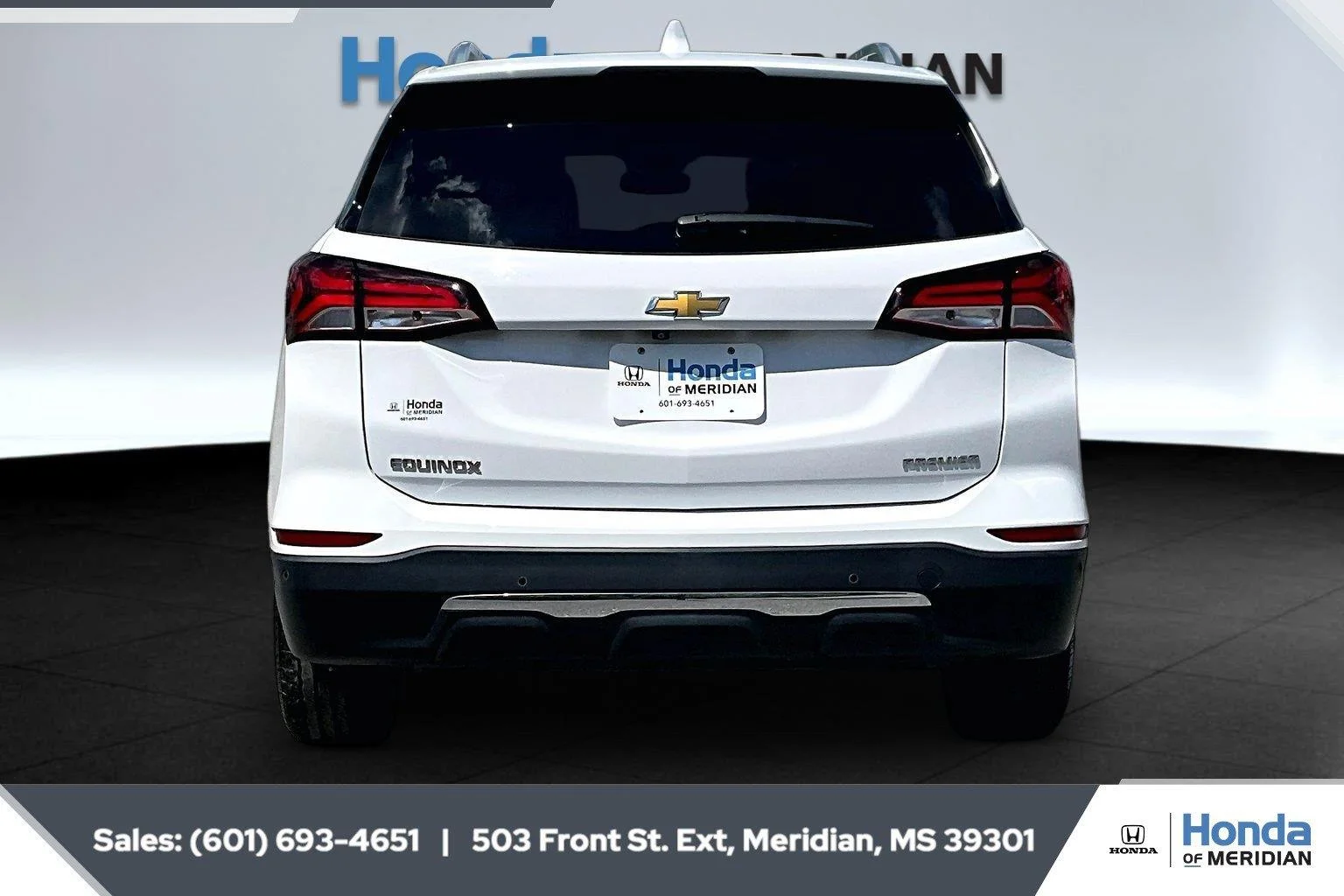 Used 2023 Summit White Chevrolet Premier image 4