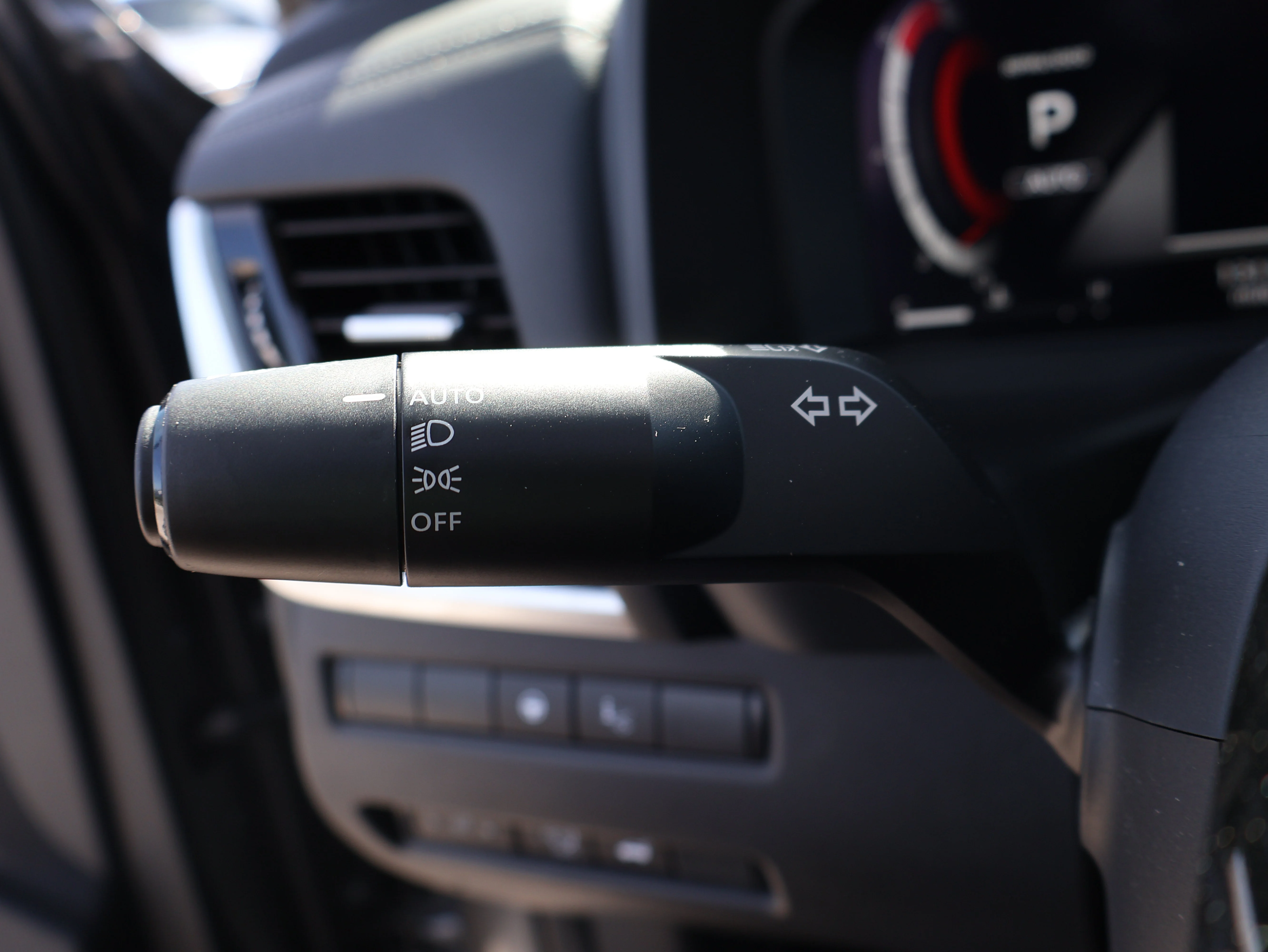 Used 2025 Gun Metallic Nissan SL image 34