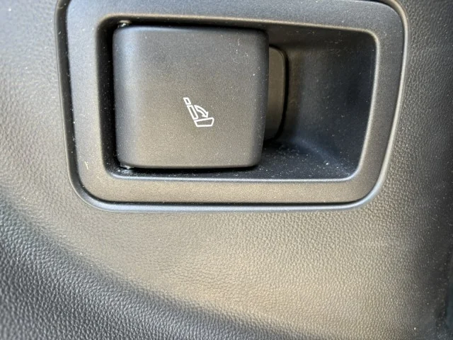 Used 2023 Bianco Astro Metallic Maserati GT ~Heads Up Display ~ Premium Plus Package !!! LOADED !!! image 35